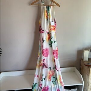 Bisou Bisou Halter Maxi Dress NWT
Floral Print